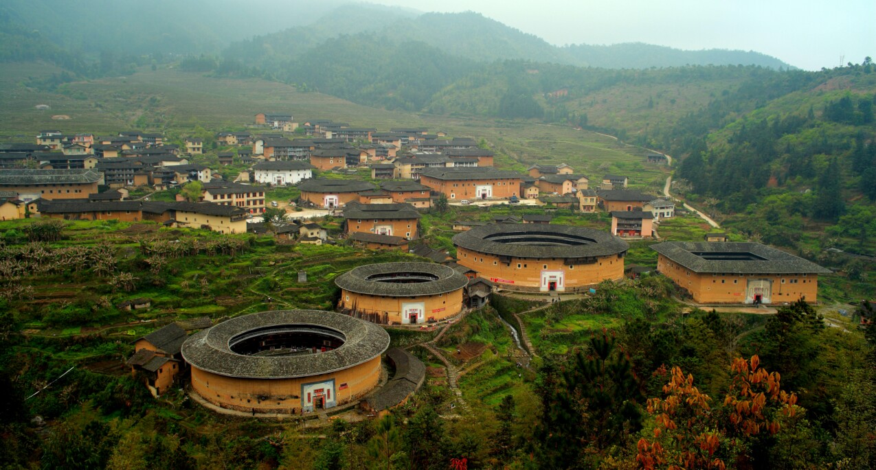 泰斯特龍山彩夯層 無琢之美